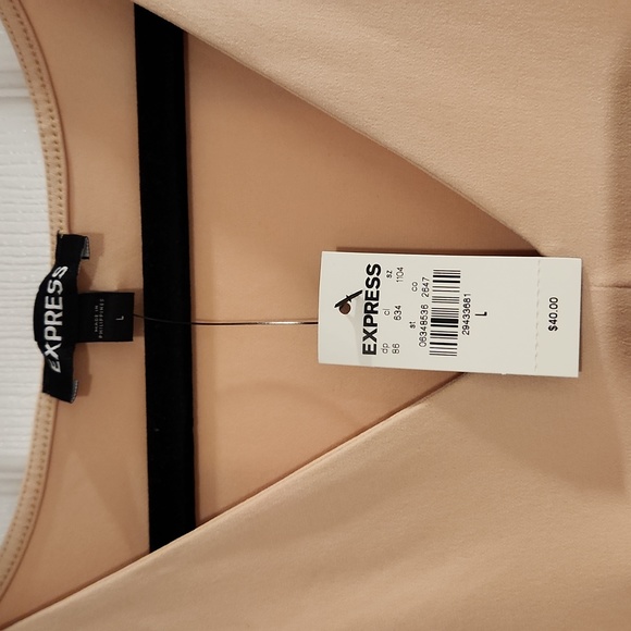 NWT Express Drapey Top - Picture 3 of 4